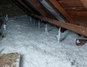 Zateplení rodinného domu pomocí foukané izolace